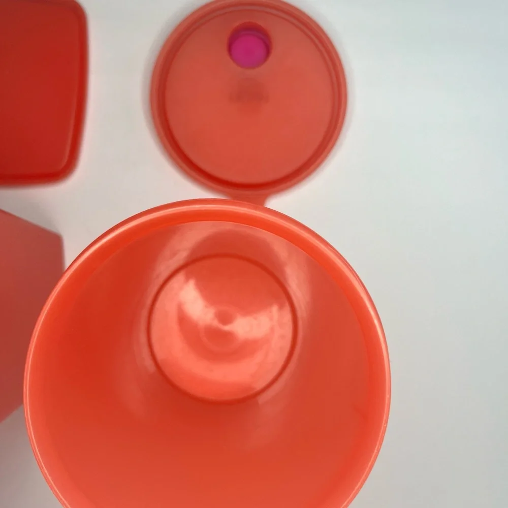 Tupperware vintage red